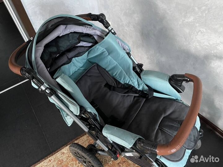 Детская прогулочная коляска