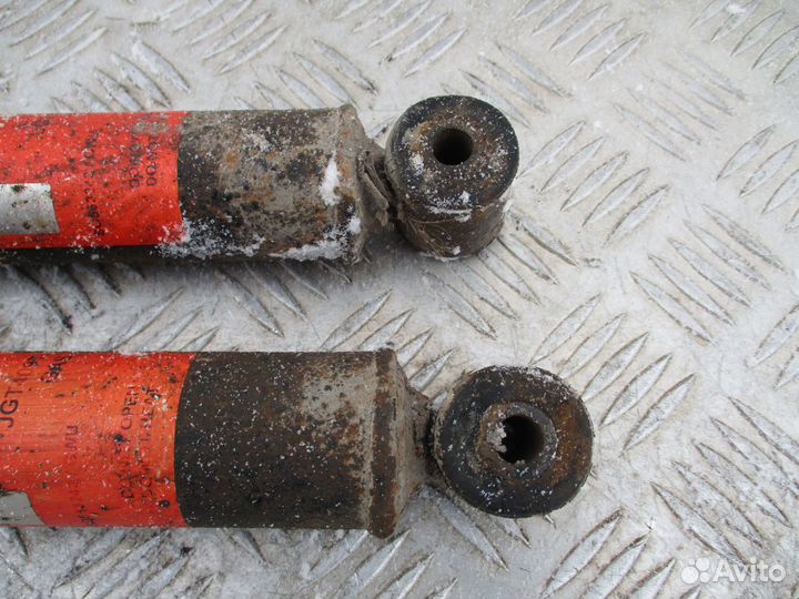 Амортизатор задний Mercedes Benz W210