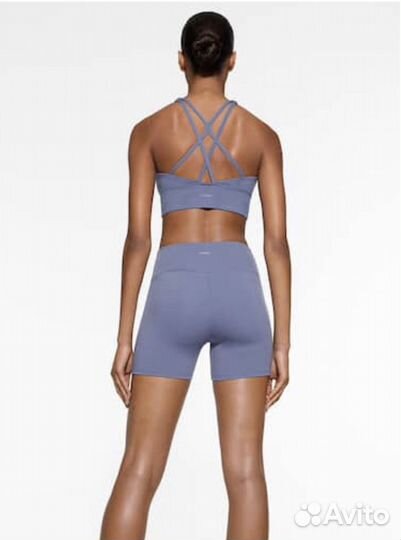 Спортивные шорты и топ