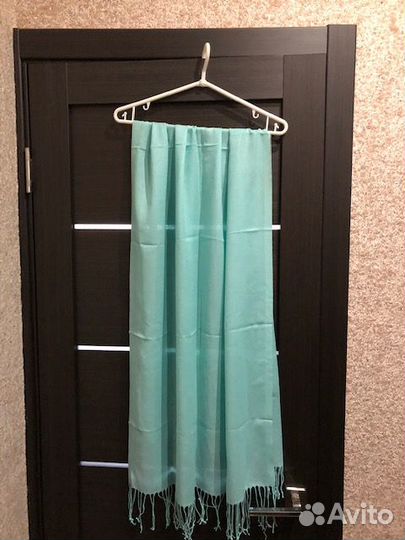 Шапки, палантин (шарф)