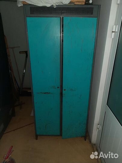 Шкаф металлический для одежды