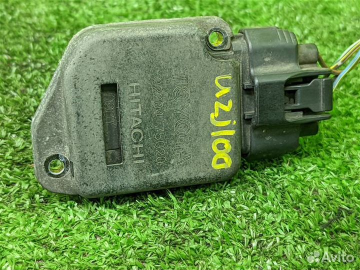 Датчик расхода воздуха Toyota Land Cruiser UZJ100