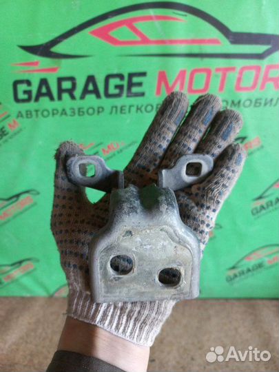 Петля двери Renault Symbol седан 1.4 2005