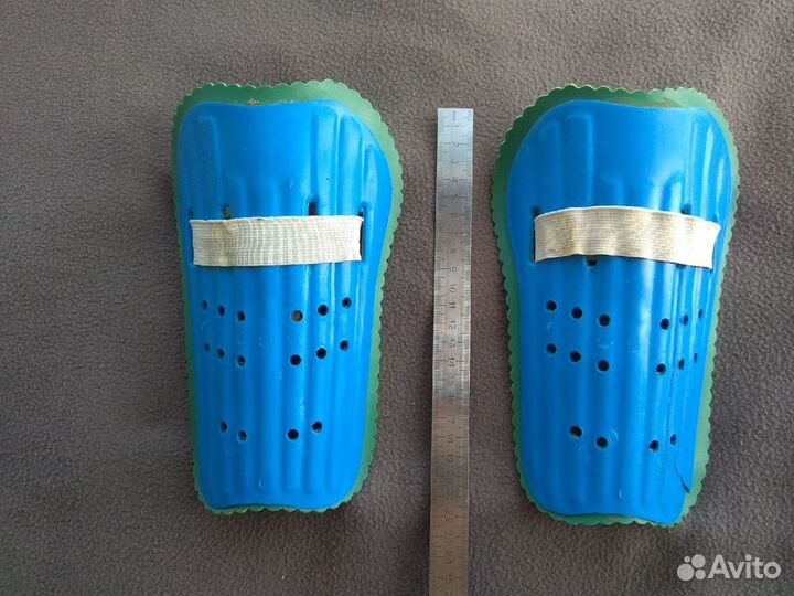 Футбольные щитки