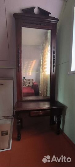 Трюмо с зеркалом старинное