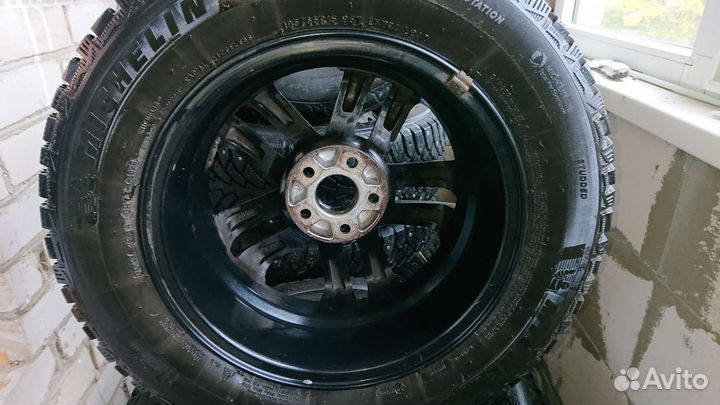 Michelin X-Ice North 4 195/65 R15 95T