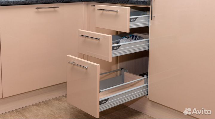 Кухонный гарнитур Capri угловая и прямая