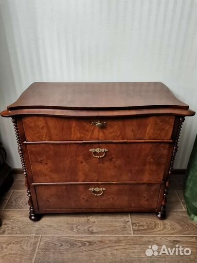 Старинный комод. Дания