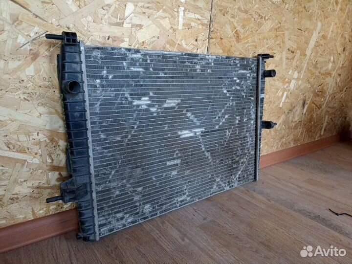 Радиатор Renault Megane 3