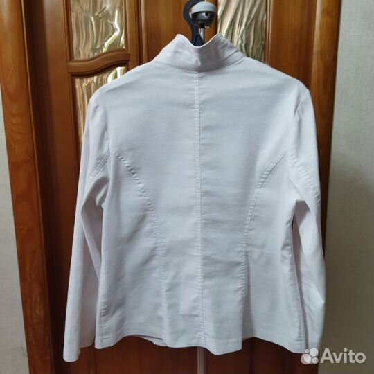 Пиджаки женские 48-50