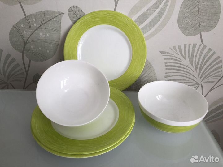 Кружки и тарелки разные