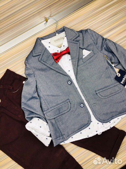 Костюм на мальчика тройка новый