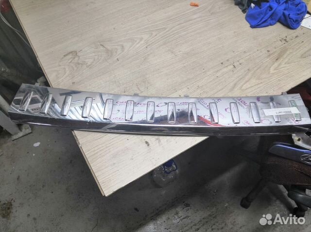 Молдинг бампера задний верхний Mercedes-Benz Ml