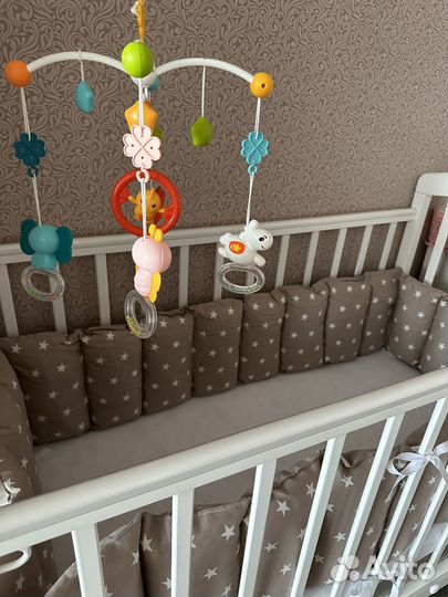 Кроватка с маятником