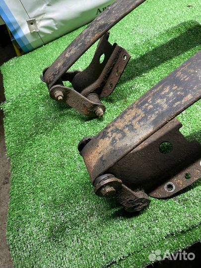 Рессора серьга в сборе dodge caravan 3 Grand