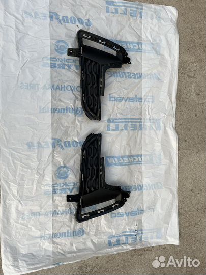 Заглушка птф переднего бампера правая и левая