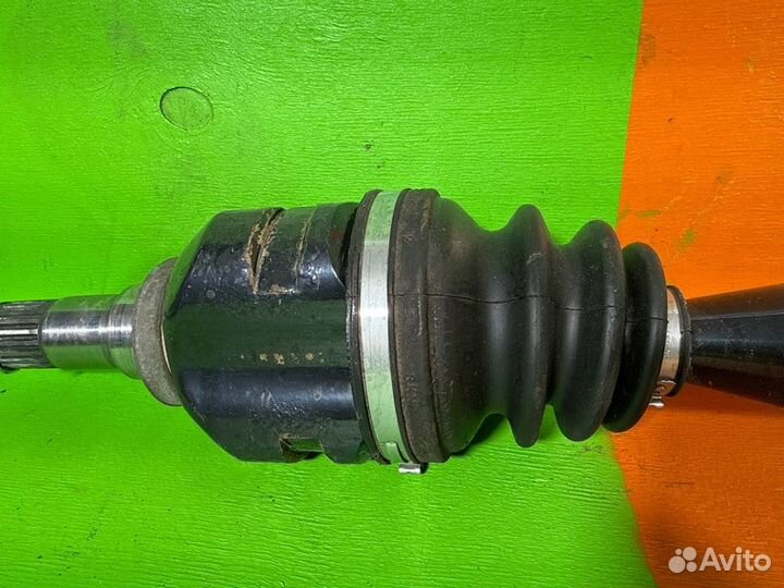 Привод передний правый Toyota Corolla E150 1ZR