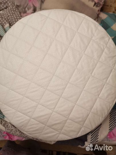 Матрас в круглую кроватку 75*75