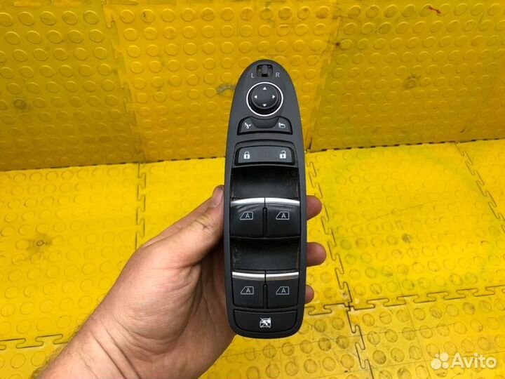 Блок управления стеклоподъемниками Infiniti Qx50