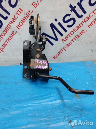 Педаль газа Mitsubishi Fuso Canter FE70E 4M51