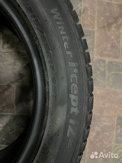 Hankook Winter I'Cept IZ2 215/55 R17 98