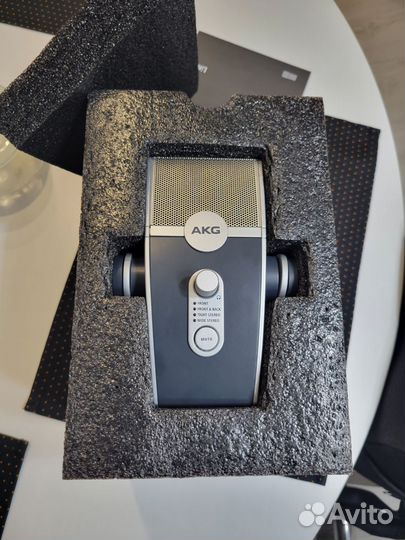 Микрофон AKG Lyra