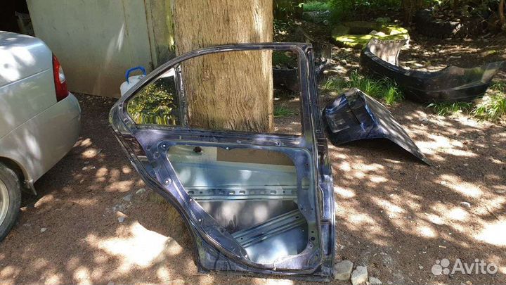 Дверь задняя левая на Mercedes-Benz C-класс W204