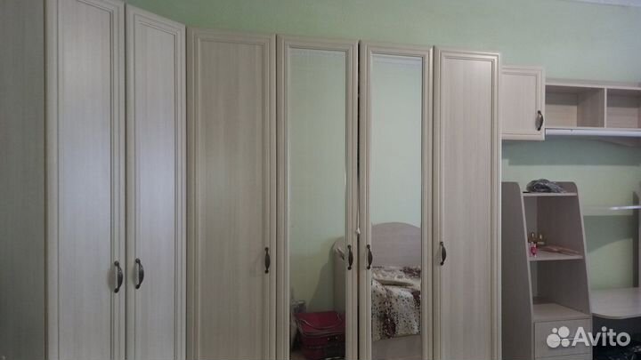 Спальный гарнитур