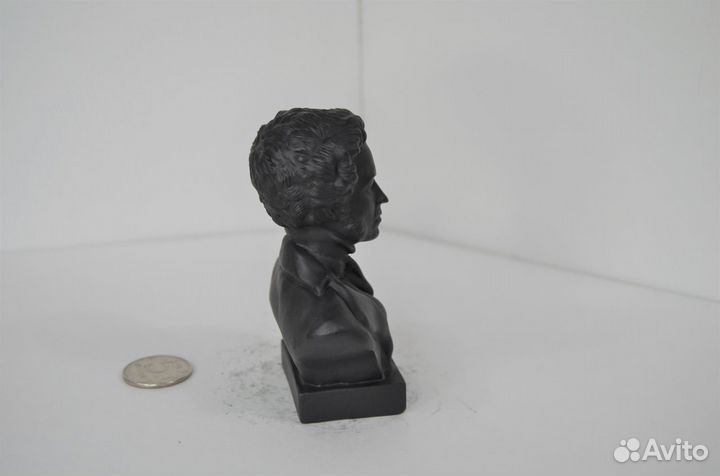 Бюст Пушкин А. С. чугун