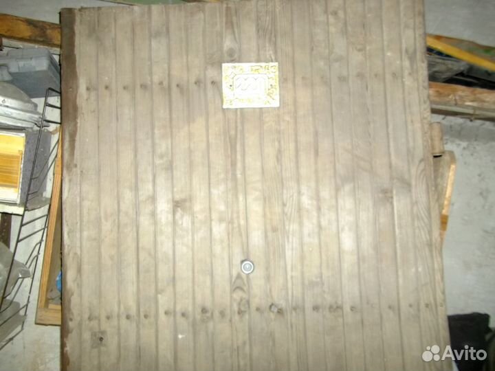 Металлическая дверь