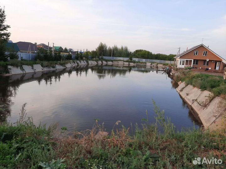 Баня на дровах гостевой на берегу пруда