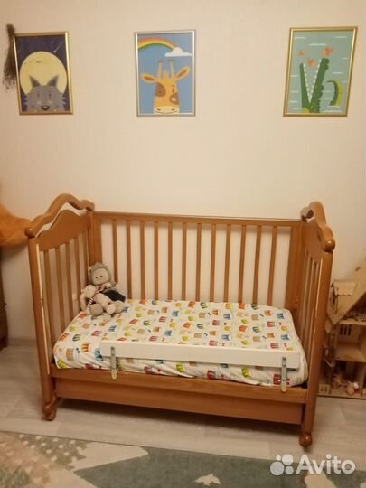 Кровать из бука Гандылян