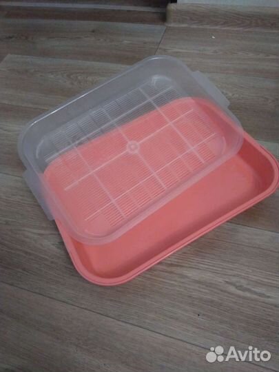 Лоток для кошек или маленьких собак