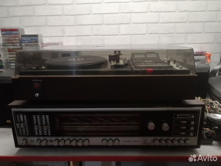 Проигрыватель винила Мелодия 105