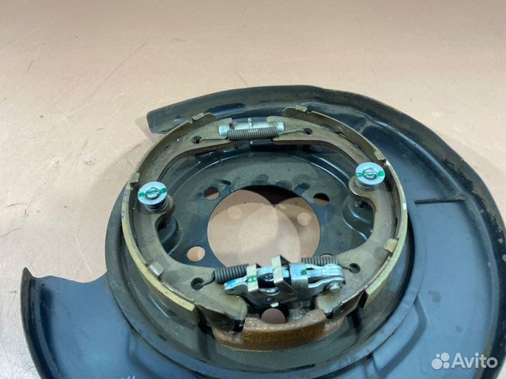 Пыльник тормозного диска задний левый Infiniti