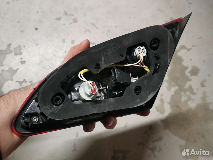 Фонарь задний левый внутренний Opel Astra J