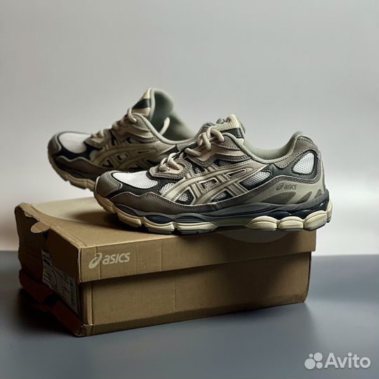 Кроссовки Asics