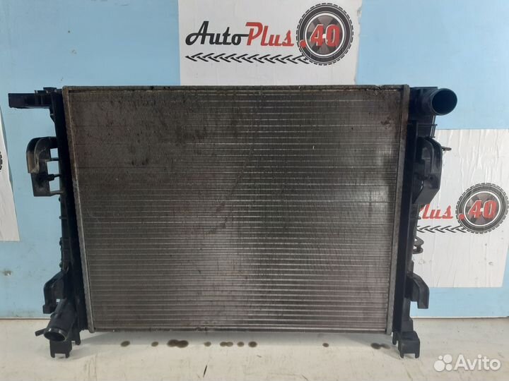 Радиатор охлаждения двигателя Renault Duster