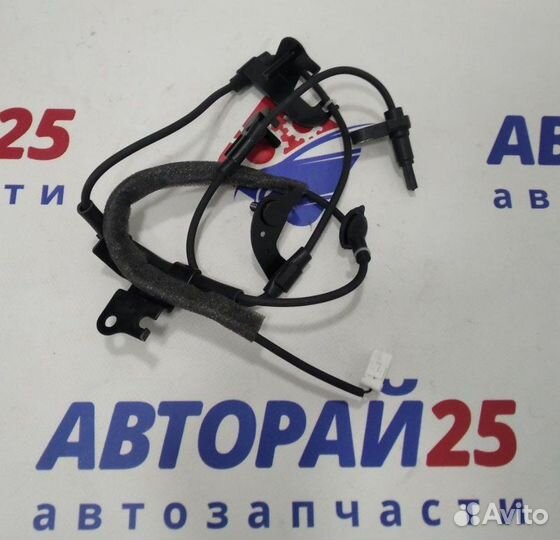 Датчик ABS задний левый Toyota Rav4 Denso