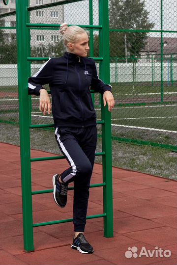 Спортивный костюм Nike женский