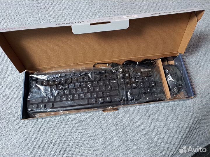 Проводная клавиатура и мышь