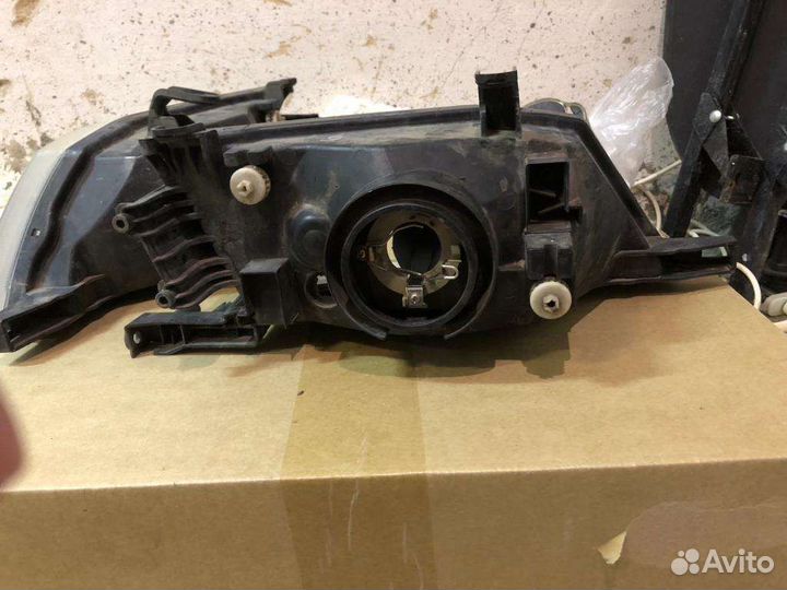 Фары Nissan wingroad y11