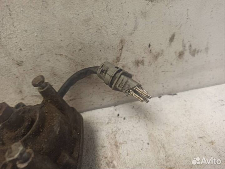 Моторчик стеклоочистителя передний