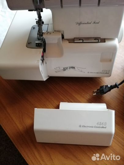 Оверлок NEW home 434D