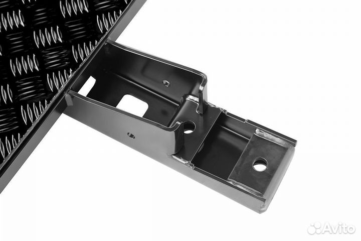 Пороги риф силовые Toyota LC 200 черные накладки