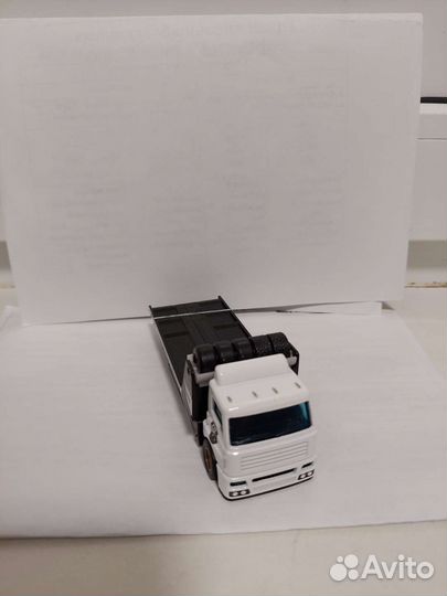 Грузовик Hot wheels Fleet Street