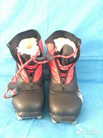 Беговые лыжи детские