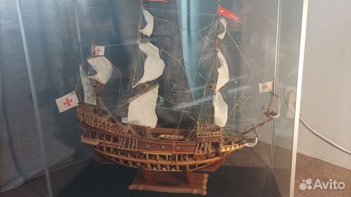 Модель корабля из дерева