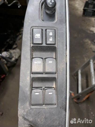 Блок управления стеклоподъемниками Suzuki Sx4