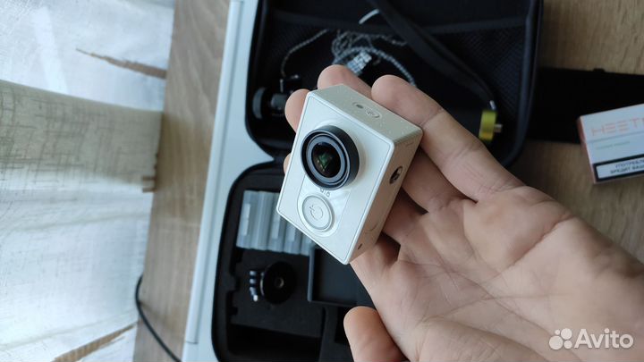 Экшн камера xiaomi yi